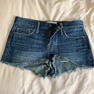 Great condition ! Size 0 women’s jean shorts